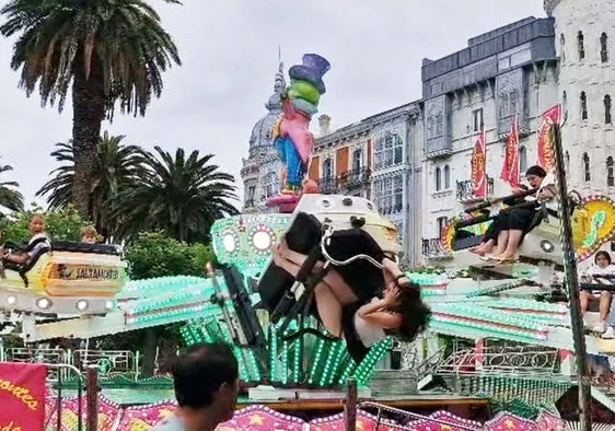 En el video de Redes Sociales se ve como caen dos a poca altura y una tercera queda colgada