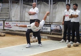 David Cecín al tiro para Hermanos Borbolla junto a Jonathan García, Mario Borbolla y Manuel Domínguez.