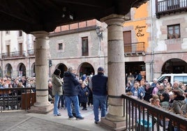 Imagen de archivo de una protesta en Potes por la falta de médicos