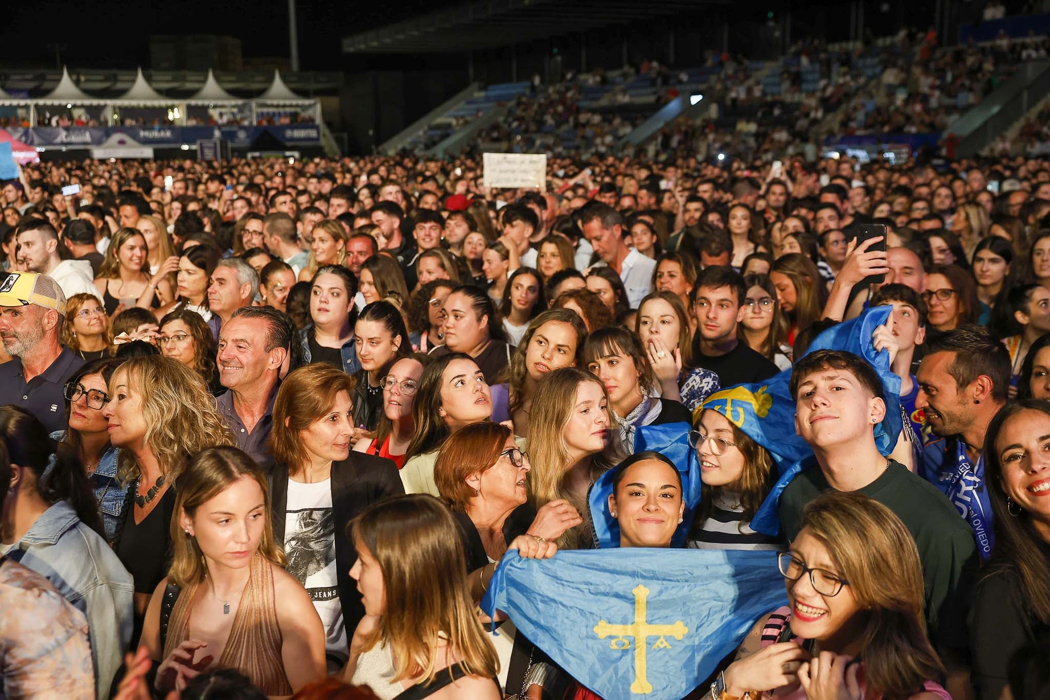 A ojo, el concierto de este sábado reunió más gente que el del viernes