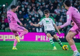 Jorge Salinas, durante el partido de su debut profesional en Liga frente al Eldense.