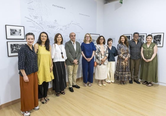 Representantes institucionales inauguraron 'Voces de la Patagonia' en la Biblioteca Central.