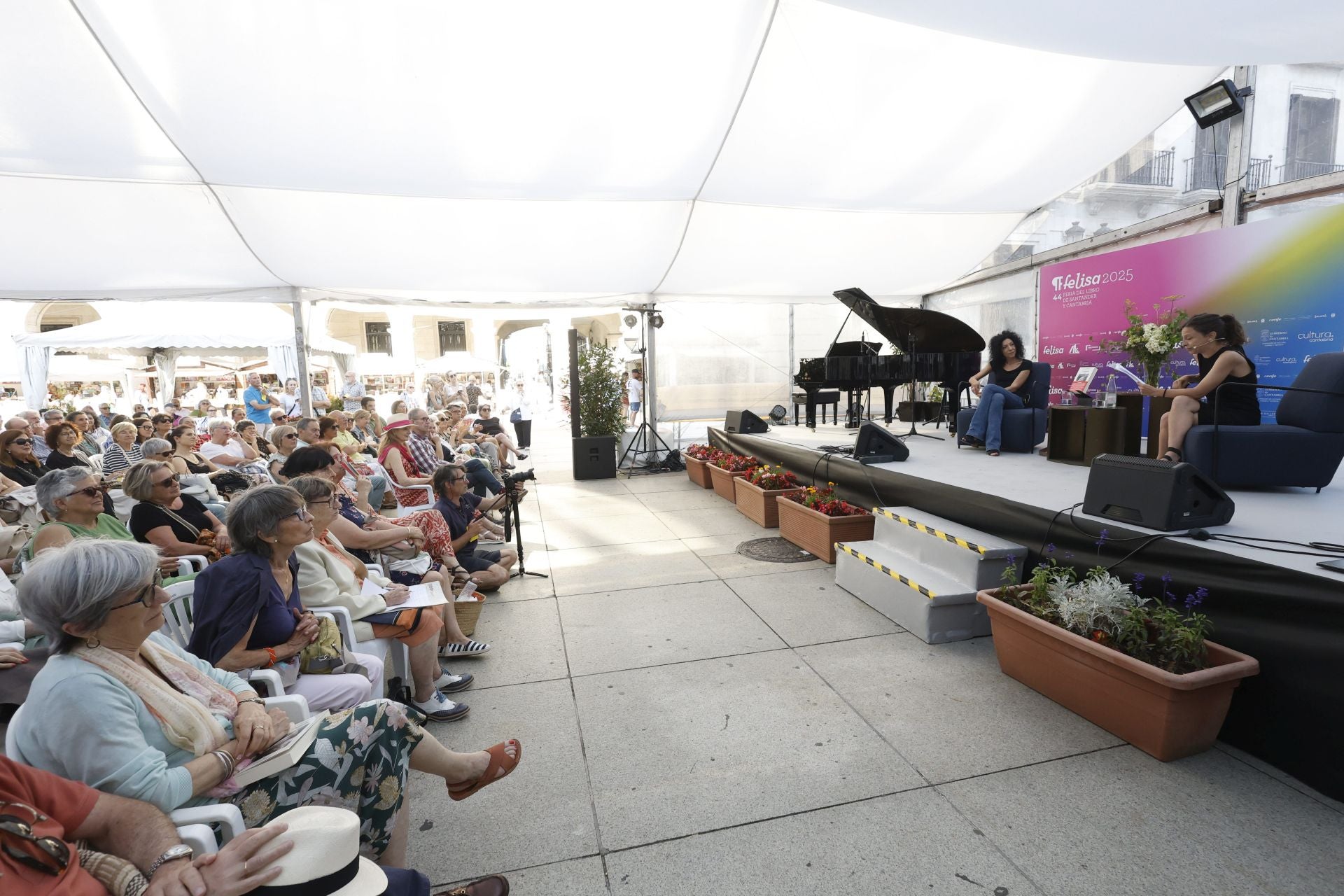 Leila Guerriero, escritora y periodista argentina, durante su participación ayer en el programa de encuentros de Feria del Libro.