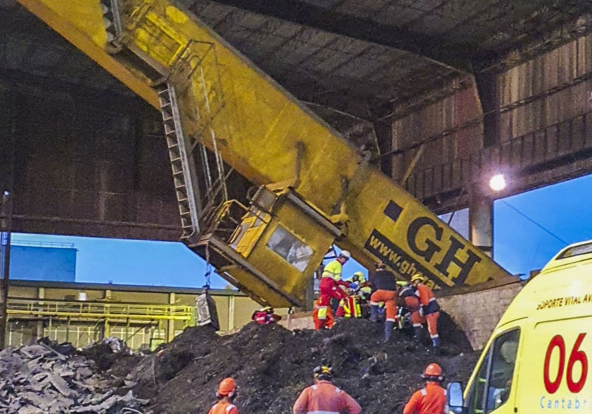 Una gran grúa puente colapsa en la fábrica de GSW con un trabajador en su interior