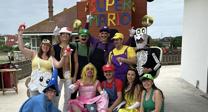 Desfile de carrozas y mucho humor