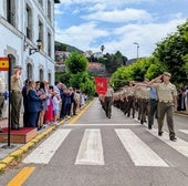 Desfile de los militares en el exterior del Patronato.