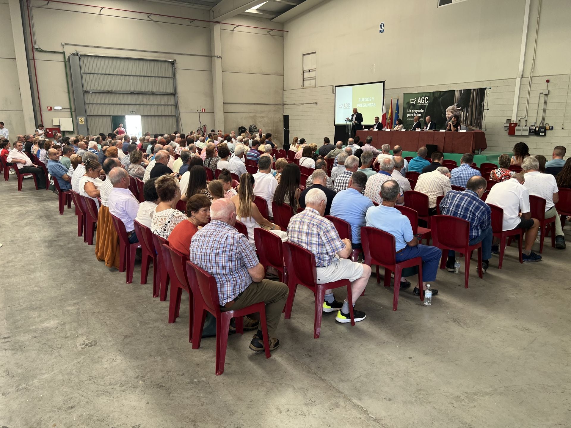 El presidente de la Autoridad Portuaria, César Díaz, fue uno de los invitados.