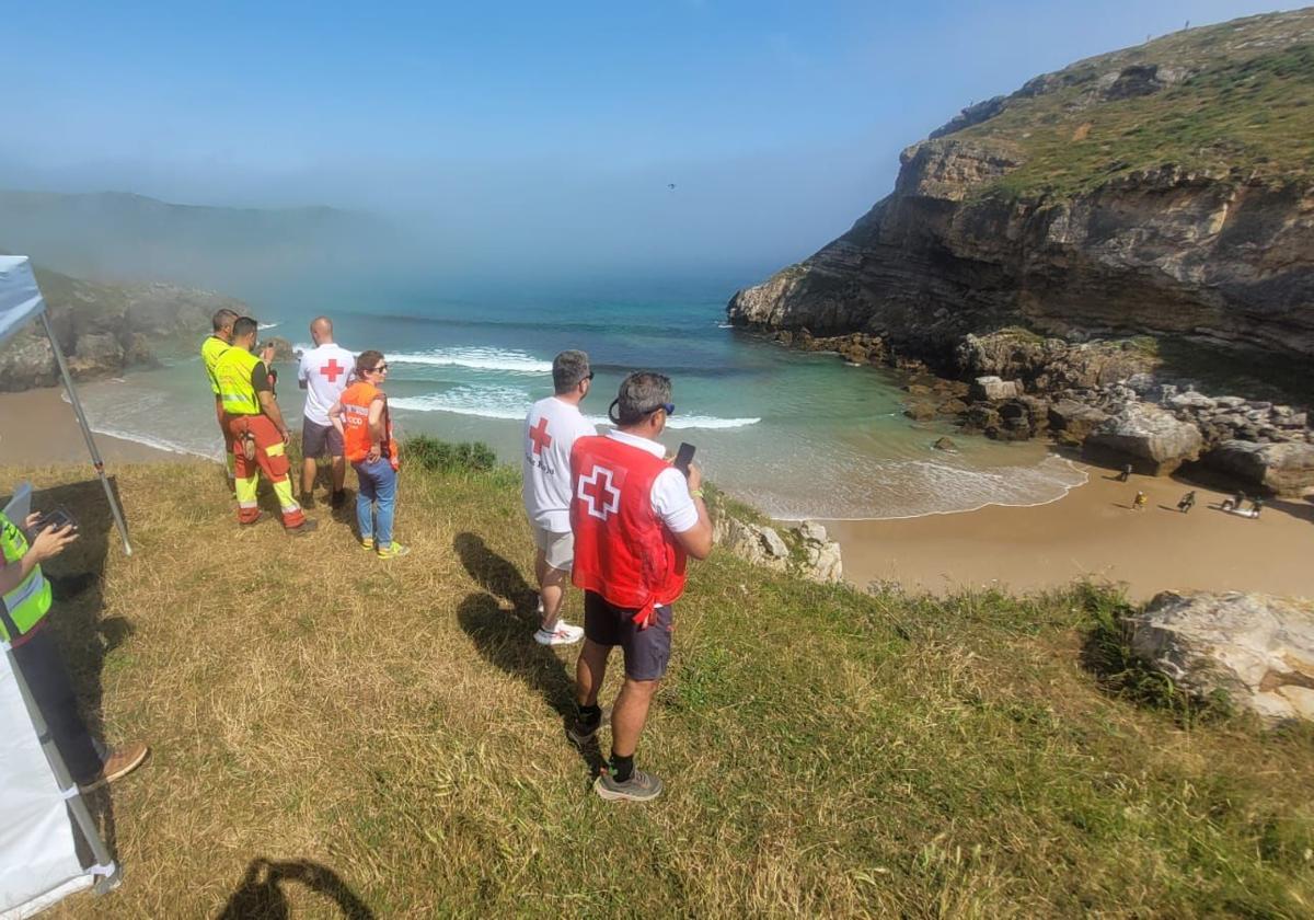Rescatan el cadáver del joven desaparecido cuando se bañaba en una playa de San Vicente