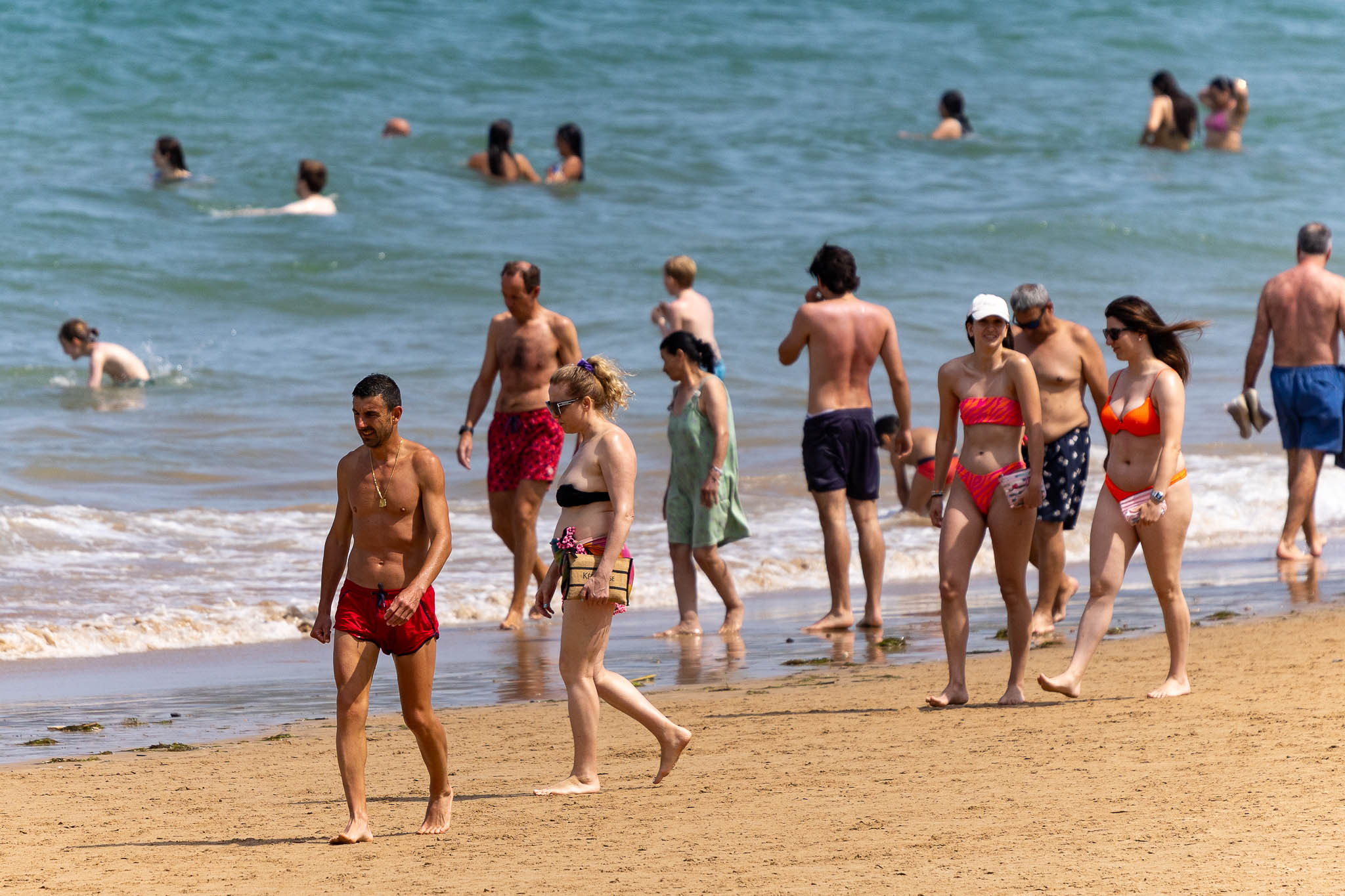 No faltaron los paseos al borde de la orilla para sentir la brisa del mar.