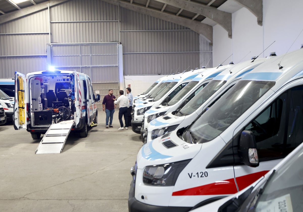 Flota de ambulancias de la empresa valenciana Diavida.