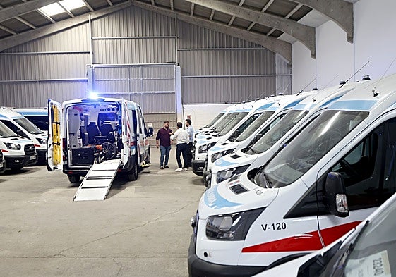 Flota de ambulancias de la empresa valenciana Diavida.