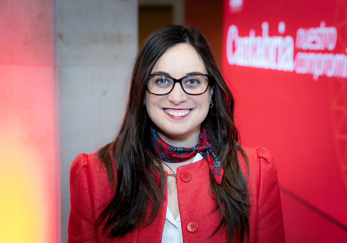 Sánchez saca a Gómez de Diego de la Ejecutiva nacional del PSOE e incluye a la santoñesa Carmen González