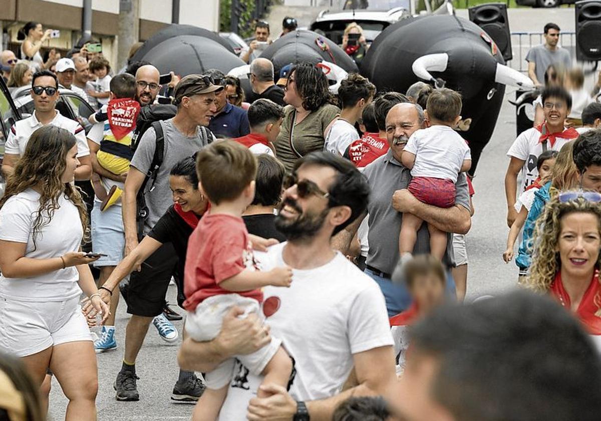 Los populares encierros de San Fermín, en Tetuán.