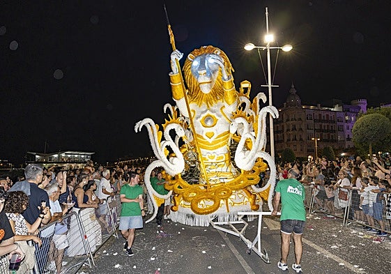 Carroza ganadora, Narnia a través del espejo, del grupo Malora.