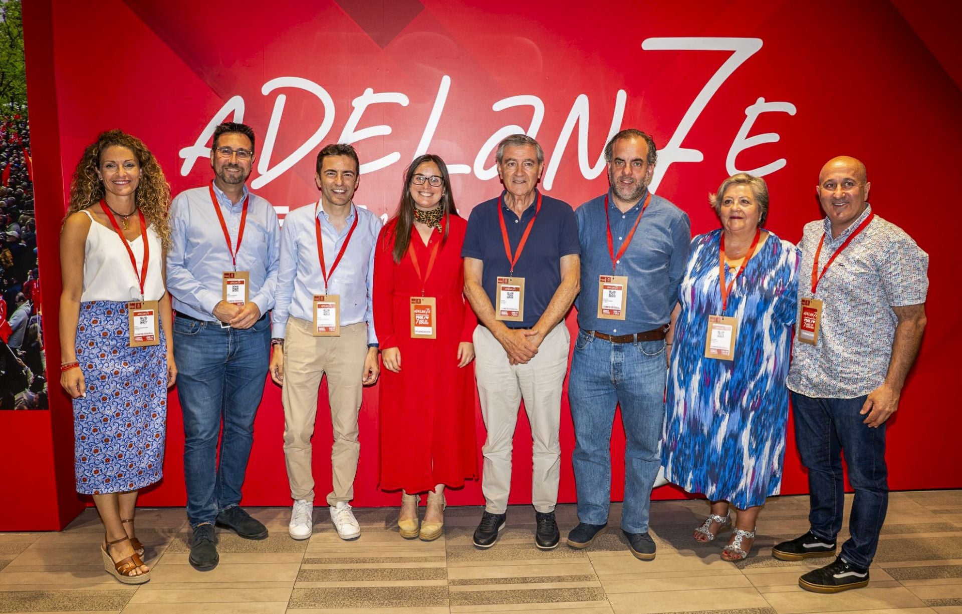 Foto de familia de los socialistas cántabros que participan en el Comité Federal.