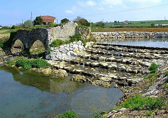 El proyecto de recuperación del Molino del Ronzón, en Bezana, ha recibido luz verde de la Confederación.