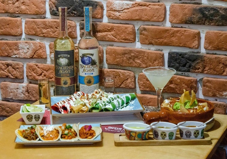 Las tortillas fabricadas aquí y el tequila de su propia marca, 'Hacienda Agave' son dos ejemplos de la autenticidad que Agave Azul pone en su oferta gastronómica