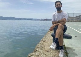 Pablo Ferreiro, en el Puerto de Santander, escenario de su nuevo proyecto.