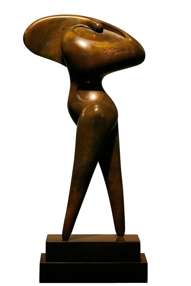 Mercedes R. Elvira presenta 'Bailarina en dos puntos', 2004. Bronce patinado.