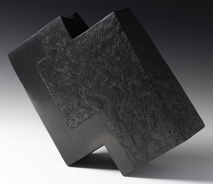 «Contenir le vent 10-V (BM032)», 2019. Esta cerámica es de Brigitte Marionneau.
