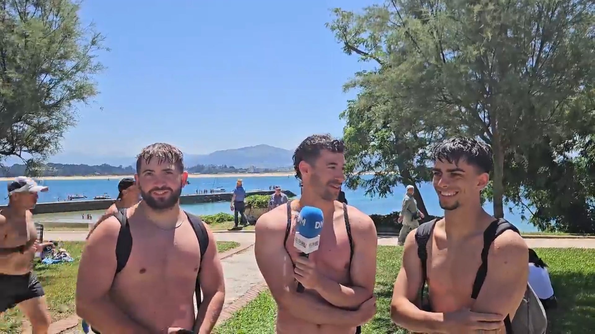 Día de playa en Bikinis: «Aquí no pega el viento»
