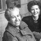 Gabriela Mistral y Doris Dana, en 1951