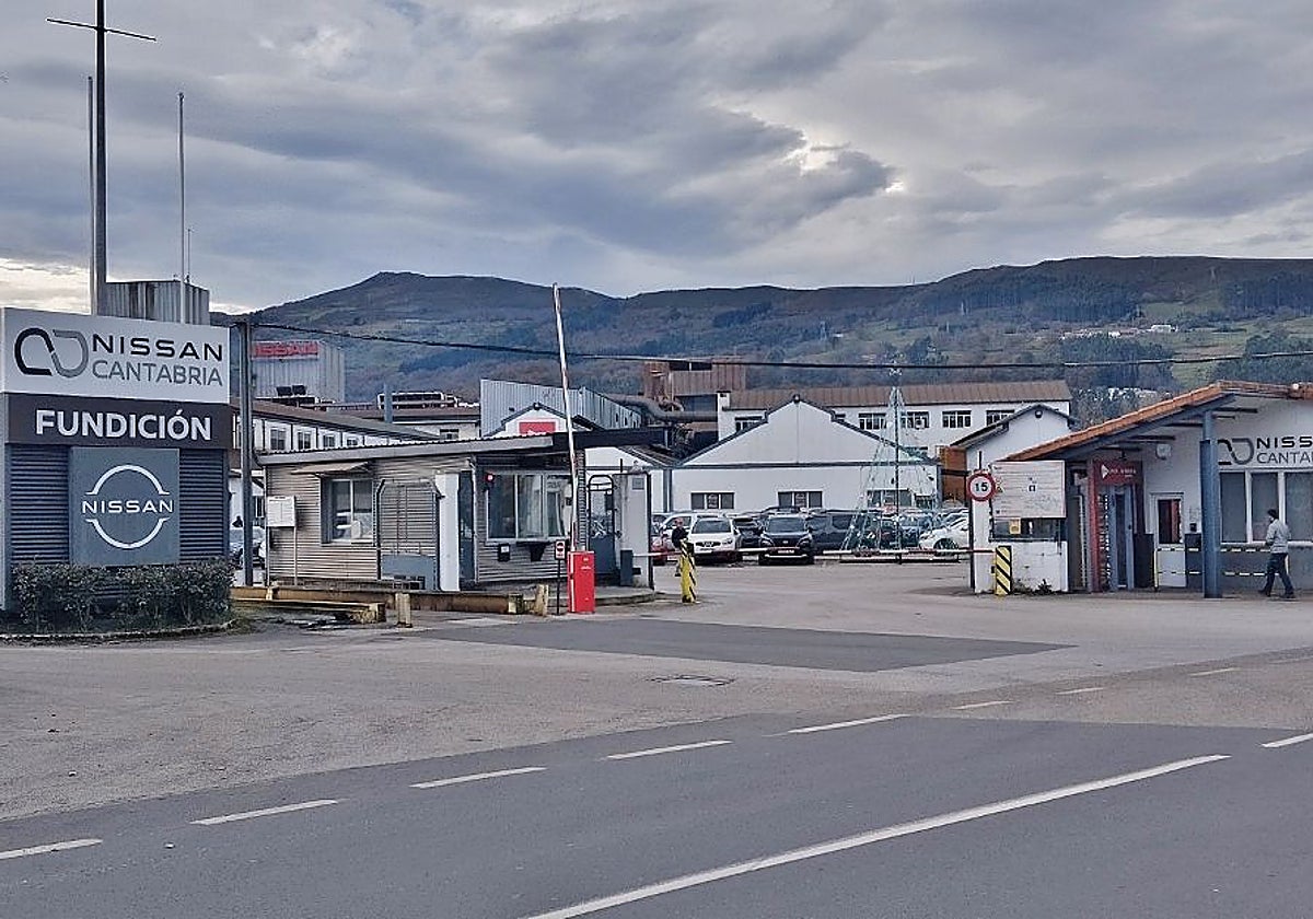 CCOO ha convocado tres paros cada jueves a las 12 del mediodía en la planta Nissan de Los Corrales.
