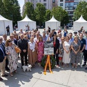 La presidenta de Cantabria, María José Sáenz de Buruaga y la alcaldesa de Santander, Gema Igual, presiden el acto en homenaje a Miguel Ángel Blanco, junto al resto de autoridades civiles y militares, en un acto celebrado en la plaza del Ayuntamiento de Santander.