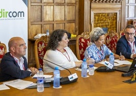 Juan Briz, Virginia Pérez, Paz Uruñuela e Íñigo Noriega, ayer, en una mesa redonda celebrada en La Magdalena.