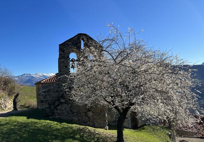 La imagen idílica de la iglesia de San Cipriano, en Brez