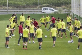 El Racing culminará su primera semana de entrenamientos con el partido del sábado ante el Eibar.