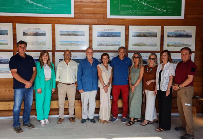 Enrique Sabarís, alcalde de Pesaguero; Irene Díaz, gerente del Grupo de Acción Local de Liébana; Jesús Fuente, alcalde de Cabezón de Liébana; Mariano Linares, presidente honorífico de El Diario Montañés; María Higuera; Jesús Cuevas, alcalde de Cillorigo de Liébana; Carmen Higuera; Pilar Higuera; Marta Higuera y Jesús Celada, director en Cantabria del Parque Nacional de los Picos de Europa.