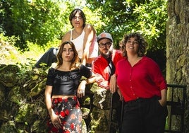 Caspalma y Repion cruzan los caminos de la jota lebaniega y el rock en 'El pajarillo'