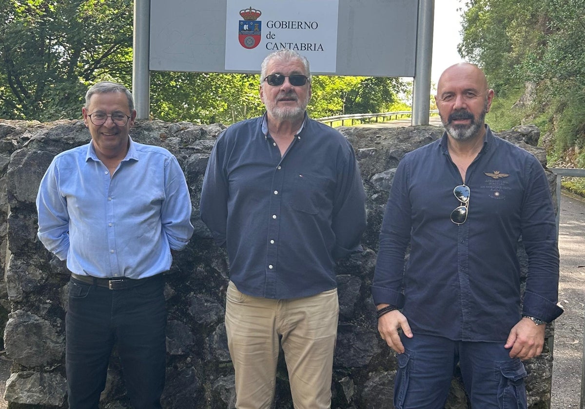 De izquierda a derecha: Enrique Velasco, Lorenzo Barez y Luis Ignacio Pérez Jara.