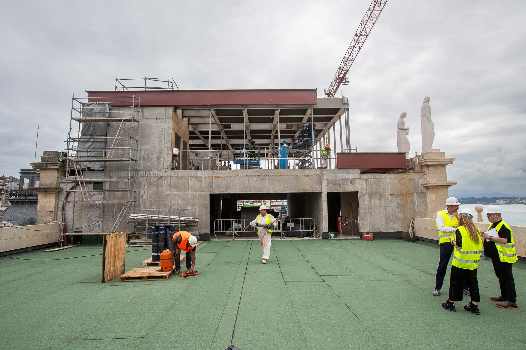La estructura sobre la terraza mirador que corona el proyecto.