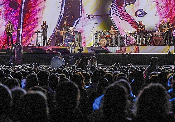 Sabina llena otra vez la Campa en su despedida