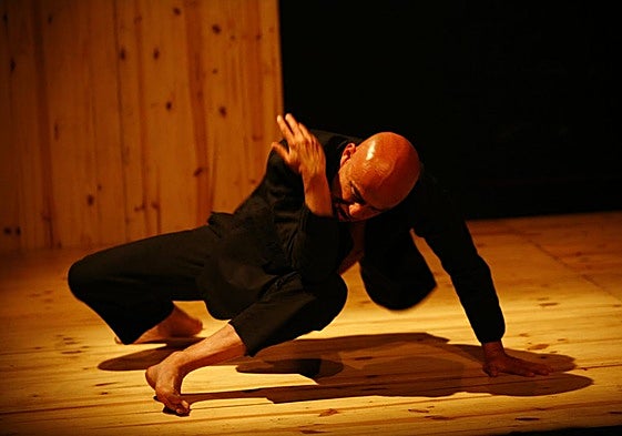 La compañía Nómada cierra el ciclo con 'Los zuecos van hacia sus buenos hábitos'.