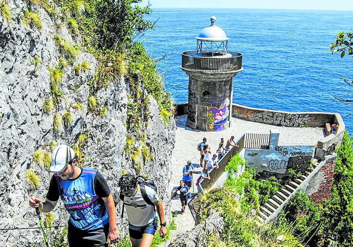 Faro del Caballo de Santoña.