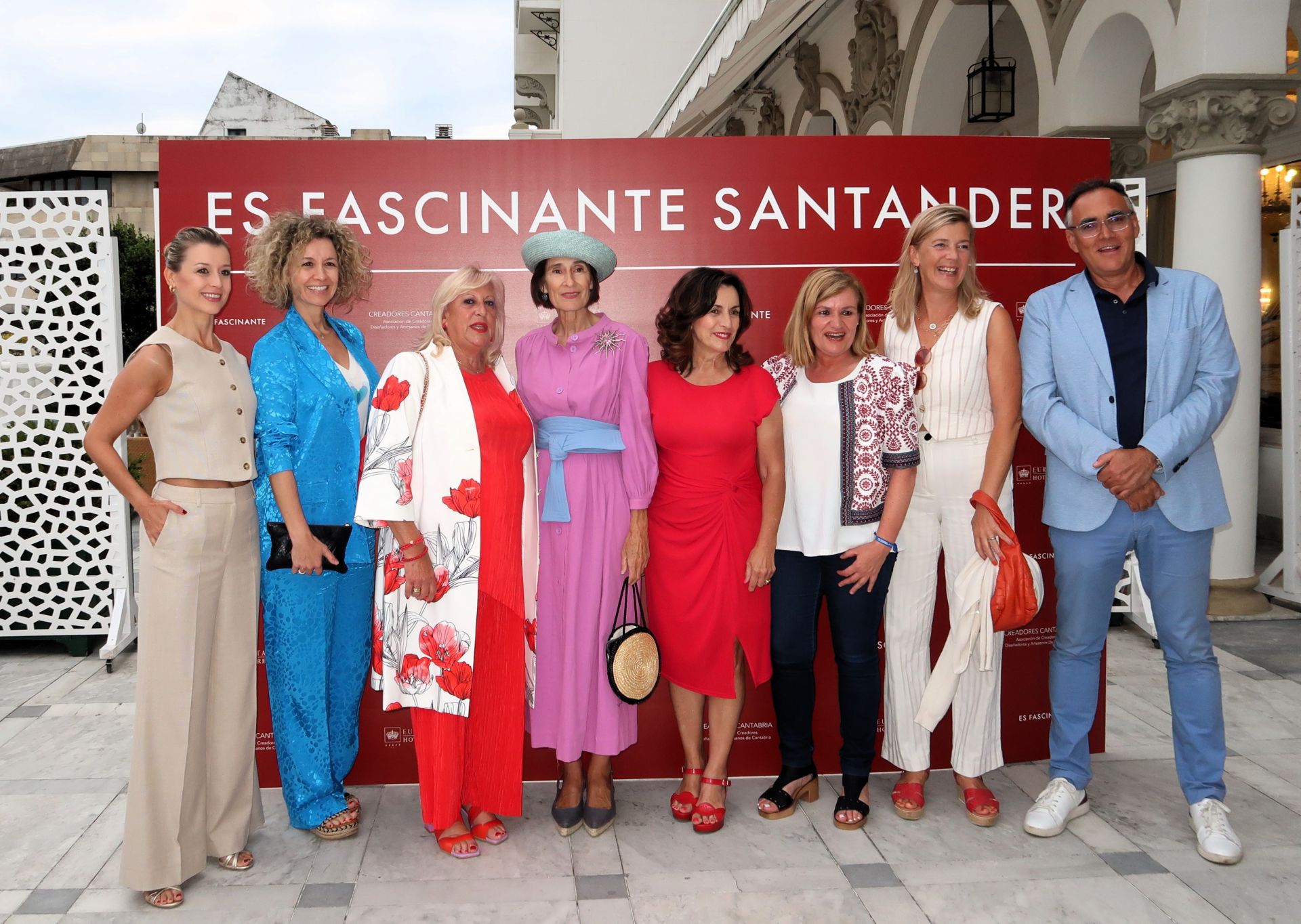Vanessa Martínez, Virginia Martínez, María Luz Fernández, Margarita Ruyra de Andrade, Ana Belén Álvarez, Yolanda García, Laura Thonsem y Raúl Pesquera.