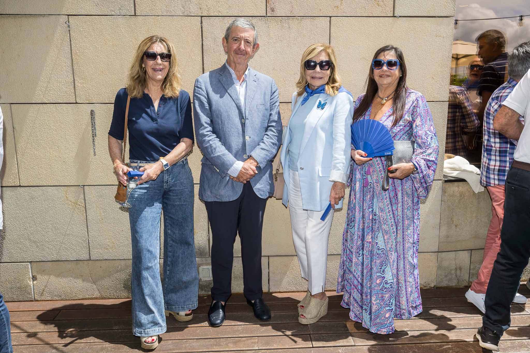 Marga Sáez Abascal, Luis Revenga, Margot Abascal y María Sáez Abascal.