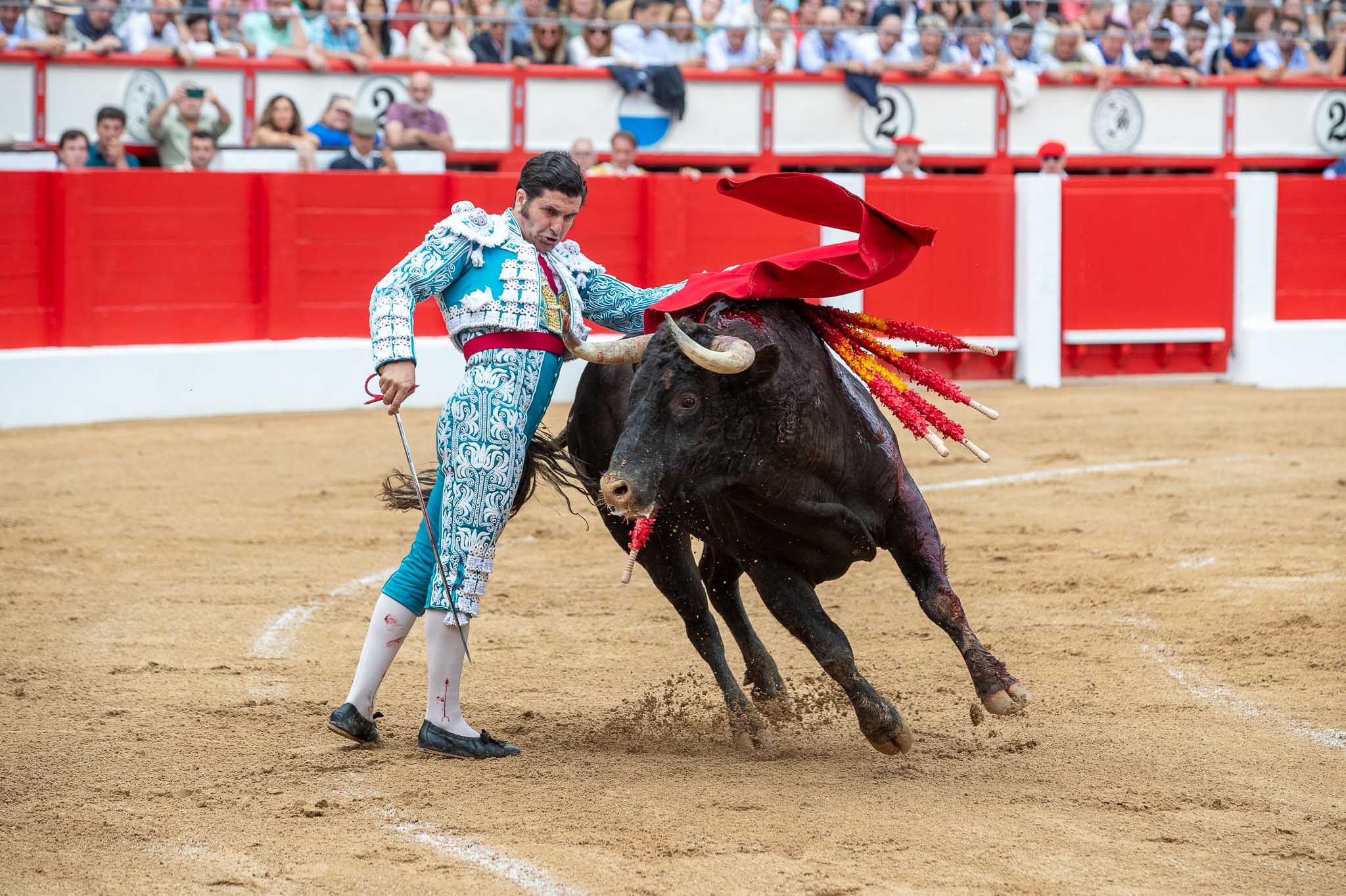 Pase de pecho del diestro de La Puebla del Río.