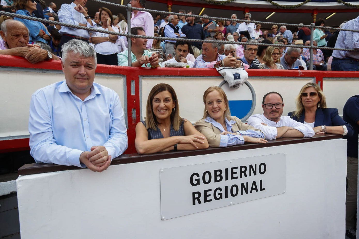 Luis Ángel Agüeros, María José Sáenz de Buruaga, Isabel Urrutia, Enrique Munárriz y Gema Berián.