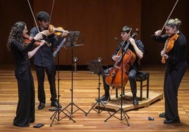 El Cuarteto Arriaga participa en La noche de la música española, en la Sala Pereda, que recoge joyas del repertorio vocal e instrumental.