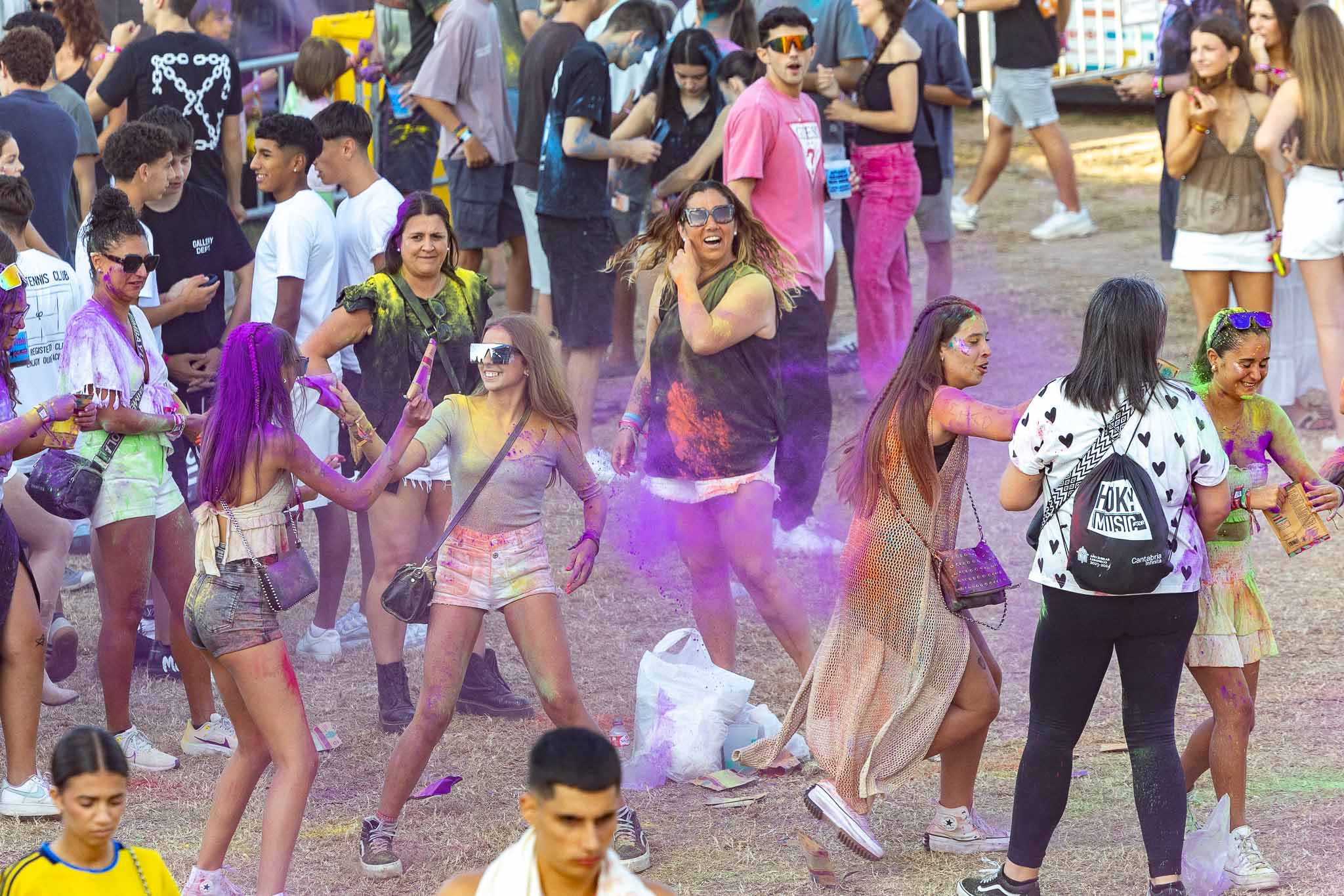 Un grupo disfrutando del festival.