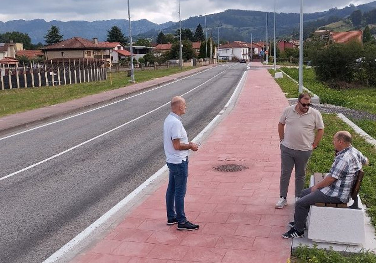 El alcalde, Julio Arranz, el concejal de Seguridad, Alfredo Casanova, y el de Obras, José Manuel Martínez.