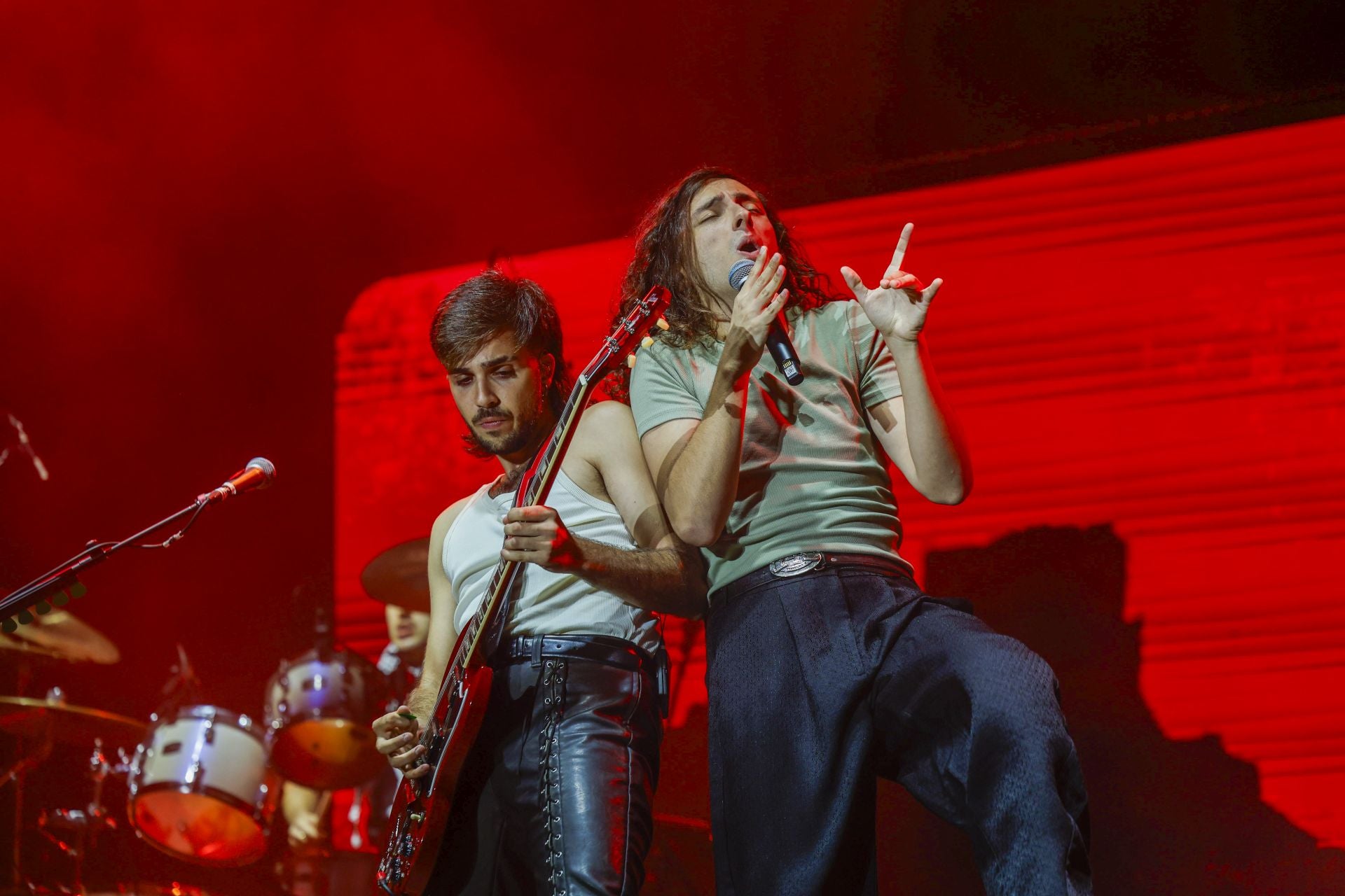 Los líderes de la banda en un momento de la espléndida noche que regalaron a Santander