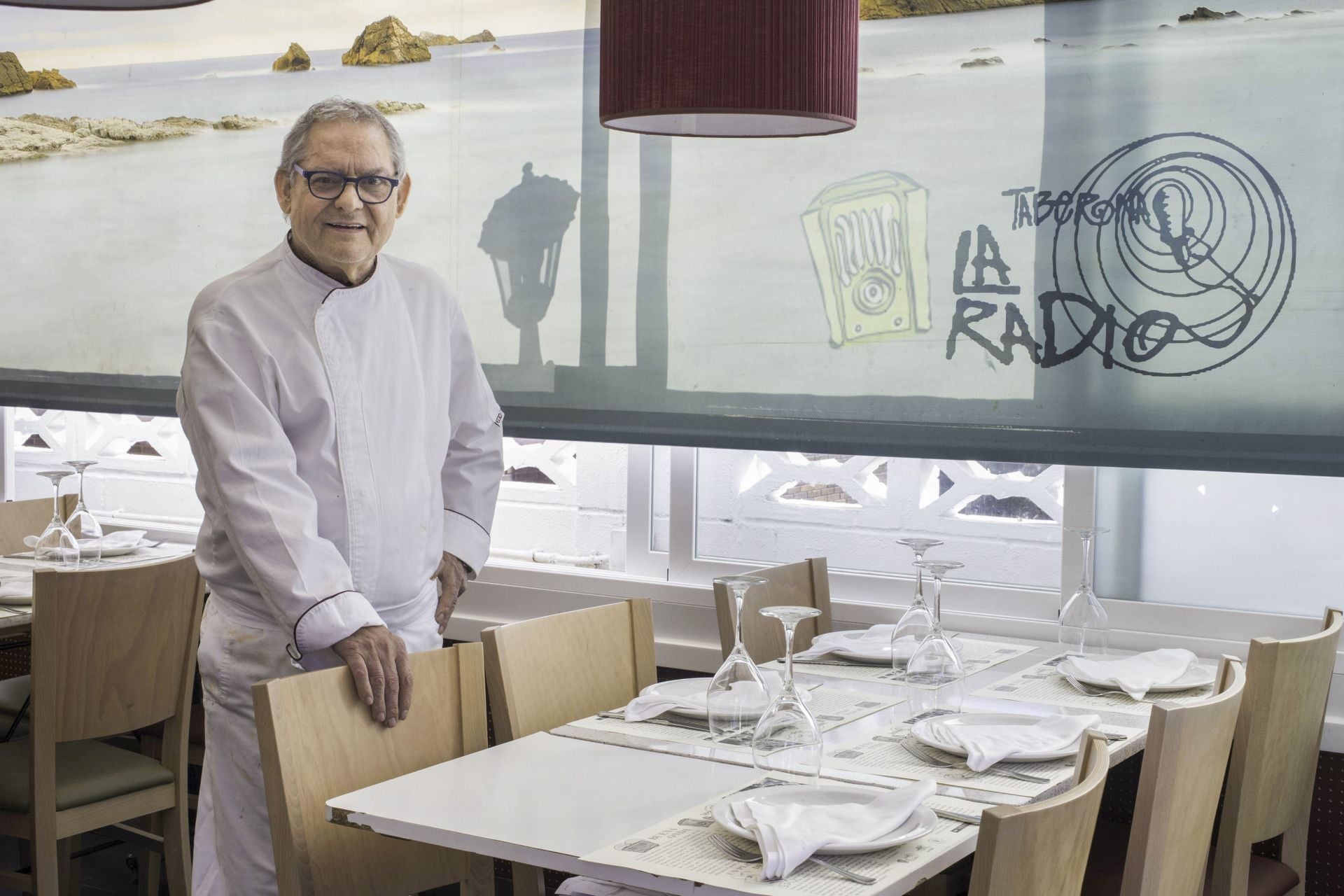 Mariano, en uno de los comedores de la Taberna La Radio, en una foto realizada en el año 2018.