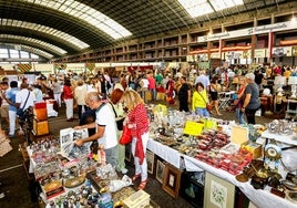 Cientos de personas han llenado el Mercado Nacional de Ganados en el primer día de feria.