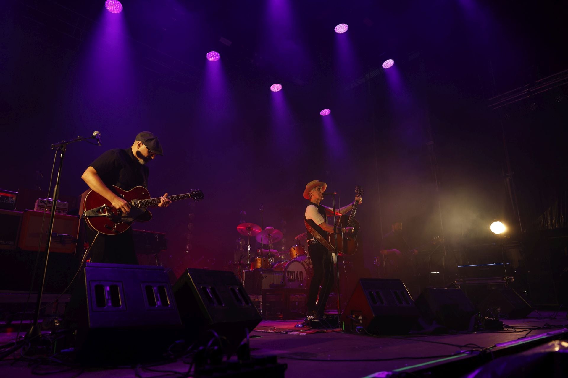 Otro de los momentos en que el líder de Duncan Dhu desgranaba sus clásicos