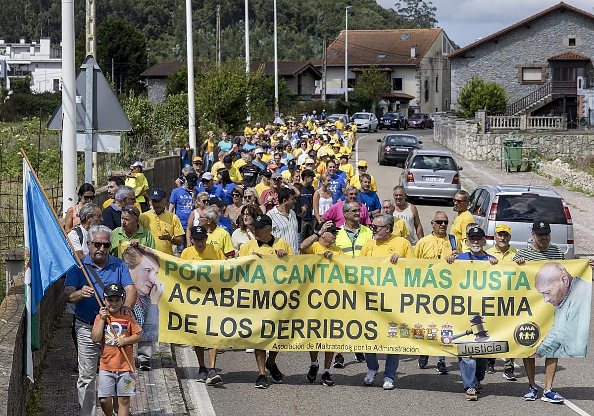 AMA celebra en Argoños su tradicional Ruta de los Inocentes
